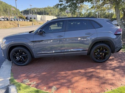 2026 Volkswagen Atlas Cross Sport 2.0T SEL R-Line Black