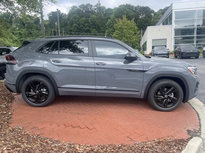 2026 Volkswagen Atlas Cross Sport 2.0T SEL R-Line Black