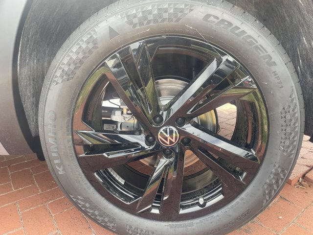 2026 Volkswagen Atlas Cross Sport 2.0T SEL R-Line Black