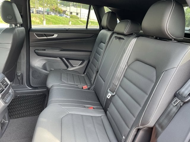 2026 Volkswagen Atlas Cross Sport 2.0T SEL R-Line Black