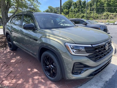 2026 Volkswagen Atlas Cross Sport 2.0T SEL R-Line Black