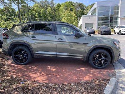 2026 Volkswagen Atlas Cross Sport 2.0T SEL R-Line Black