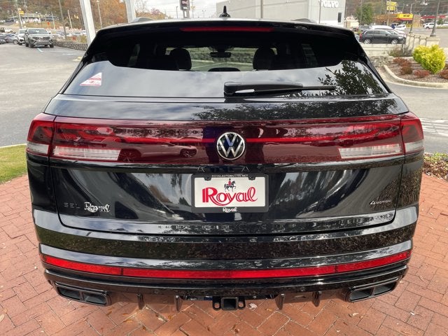 2026 Volkswagen Atlas Cross Sport 2.0T SEL R-Line Black