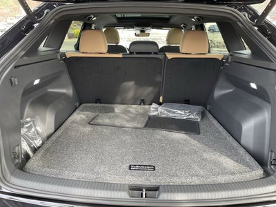 2026 Volkswagen Atlas Cross Sport 2.0T SEL R-Line Black