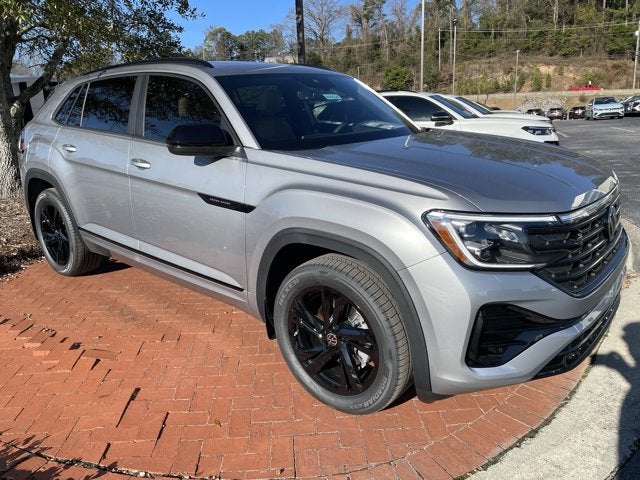 2026 Volkswagen Atlas Cross Sport 2.0T SEL R-Line Black