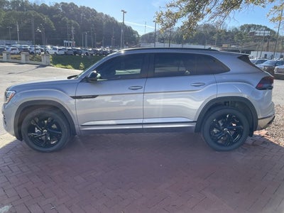 2026 Volkswagen Atlas Cross Sport 2.0T SEL R-Line Black