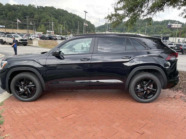 2026 Volkswagen Atlas Cross Sport 2.0T SEL R-Line Black