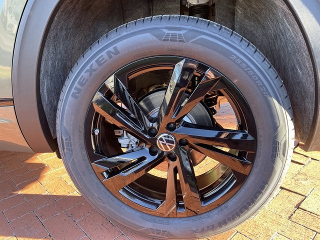 2026 Volkswagen Atlas Cross Sport 2.0T SEL R-Line Black