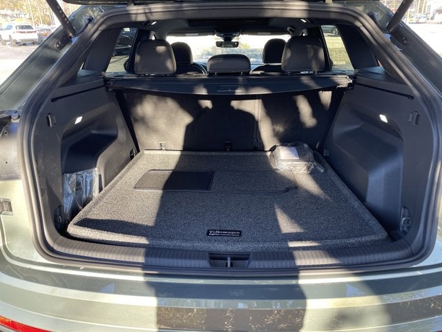 2026 Volkswagen Atlas Cross Sport 2.0T SEL R-Line Black