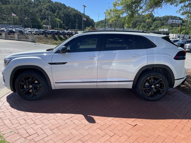 2026 Volkswagen Atlas Cross Sport 2.0T SEL R-Line Black