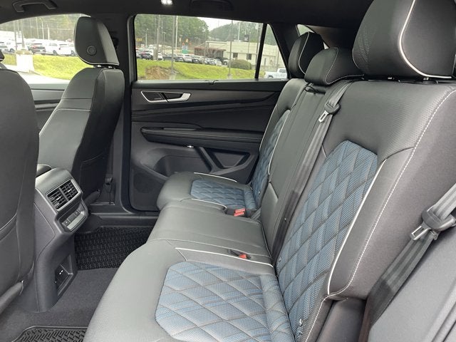 2026 Volkswagen Atlas Cross Sport 2.0T SEL Premium R-Line