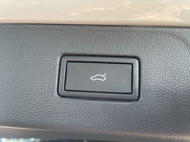 2027 Volkswagen Atlas SE w/Technology