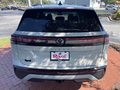 2027 Volkswagen Atlas SE w/Technology