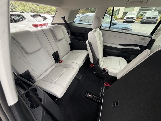 2027 Volkswagen Atlas SE w/Technology
