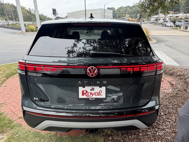 2027 Volkswagen Atlas SE w/Technology