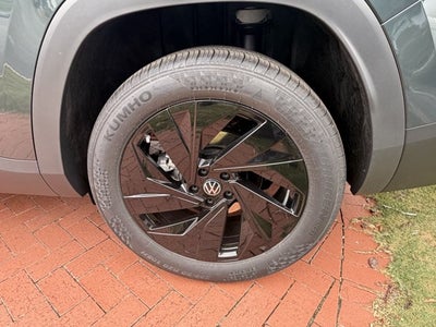2027 Volkswagen Atlas SE w/Technology