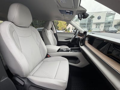 2027 Volkswagen Atlas SE w/Technology
