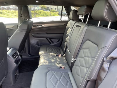 2026 Volkswagen Atlas Cross Sport 2.0T SE w/Technology