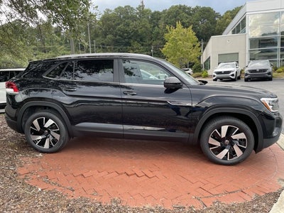 2026 Volkswagen Atlas Cross Sport 2.0T SE w/Technology