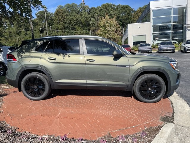2026 Volkswagen Atlas Cross Sport 2.0T SE w/Technology