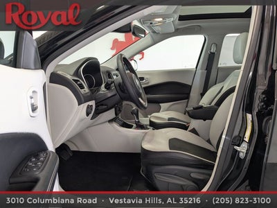 2019 Jeep Compass Latitude w/Sun/Wheel Pkg