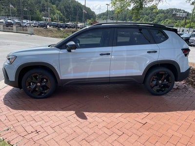 2026 Volkswagen Taos SE Black