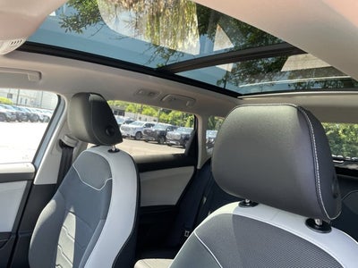 2026 Volkswagen Taos SE