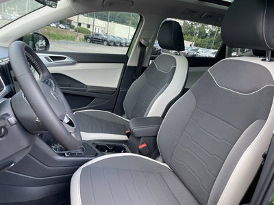 2025 Volkswagen Taos SE