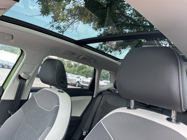 2025 Volkswagen Taos SE