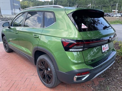 2025 Volkswagen Taos SE