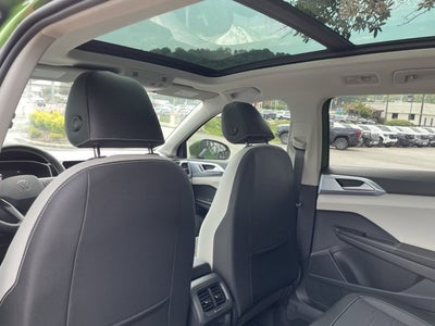 2025 Volkswagen Taos SE