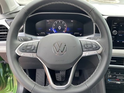 2025 Volkswagen Taos SE
