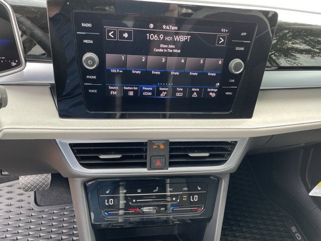 2025 Volkswagen Taos SE