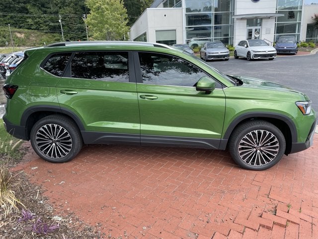 2025 Volkswagen Taos SE