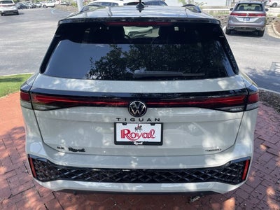 2026 Volkswagen Tiguan SE R-Line Black