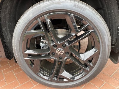 2026 Volkswagen Tiguan SE R-Line Black