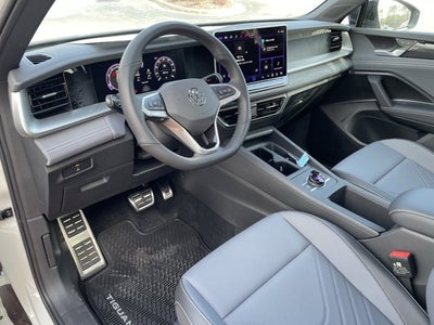 2026 Volkswagen Tiguan SE R-Line Black