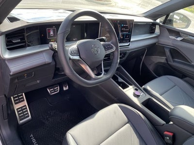 2026 Volkswagen Tiguan SE R-Line Black
