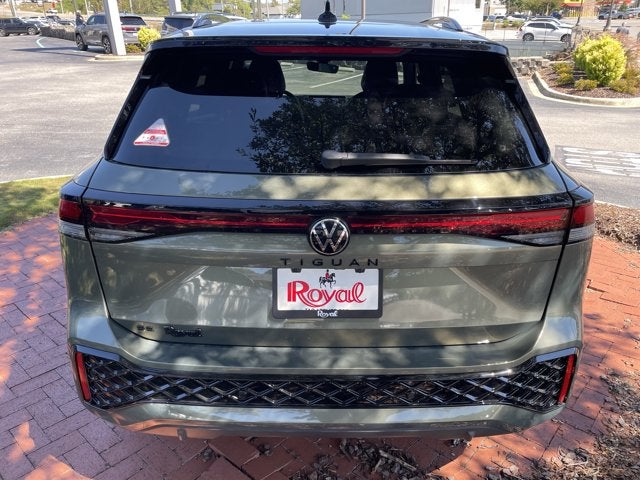 2026 Volkswagen Tiguan SE R-Line Black
