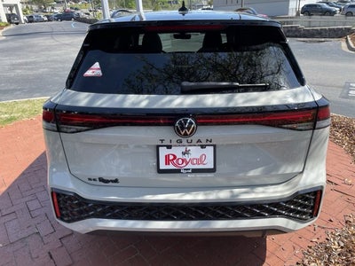 2026 Volkswagen Tiguan SE R-Line Black