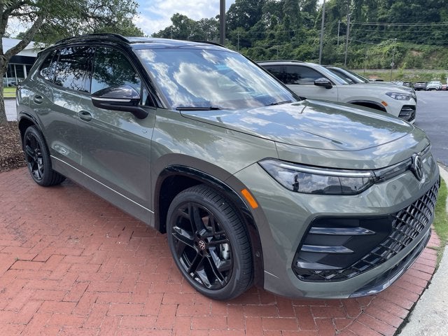 2026 Volkswagen Tiguan SE R-Line Black