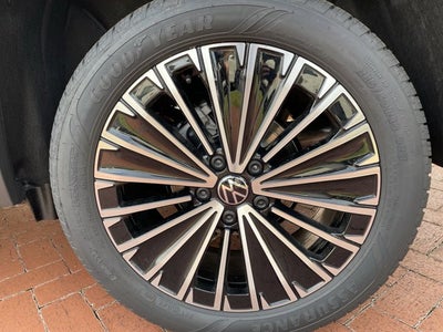 2026 Volkswagen Taos SE