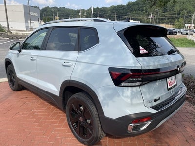2026 Volkswagen Taos SE