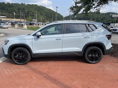 2026 Volkswagen Taos SE