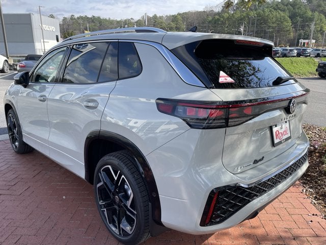 2026 Volkswagen Tiguan SEL R-Line Turbo