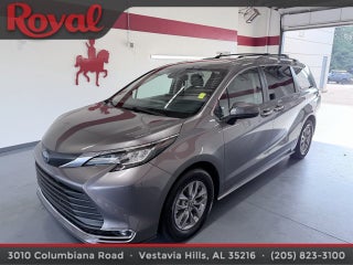 2022 Toyota Sienna XLE