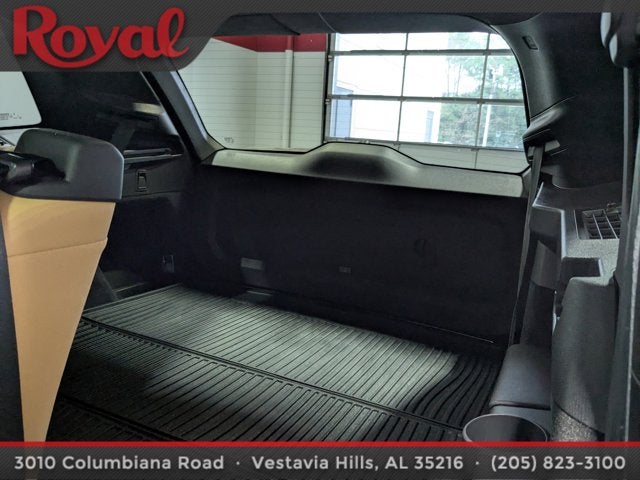 2024 Volvo XC90 Ultimate Bright Theme