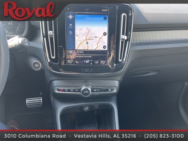 2022 Volvo XC40 R-Design