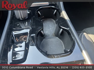 2022 Volvo XC40 R-Design