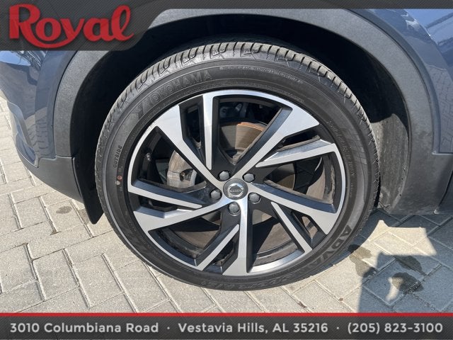 2022 Volvo XC40 R-Design